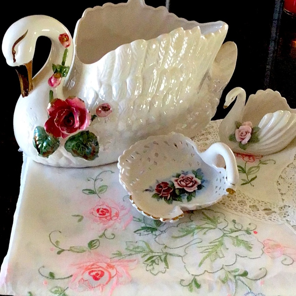 3 Piece Swan Figurines